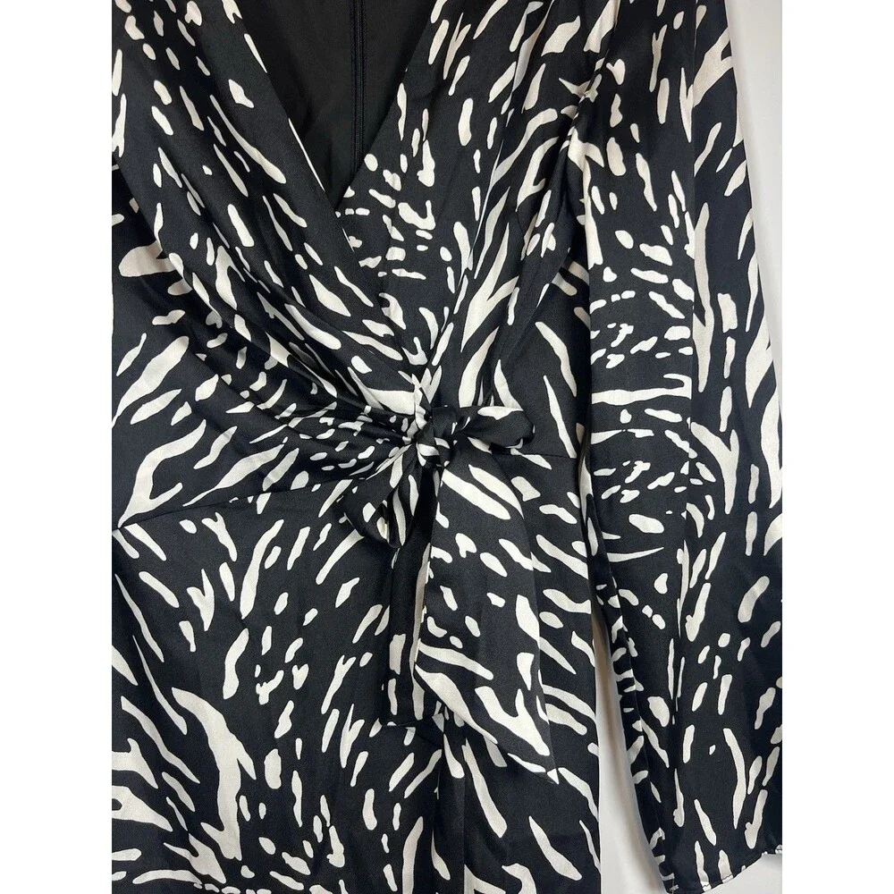 NWT DONNA MORGAN Long Sleeve Wrap Dress Ivory/Black Size 10 - Picture 5 of 11
